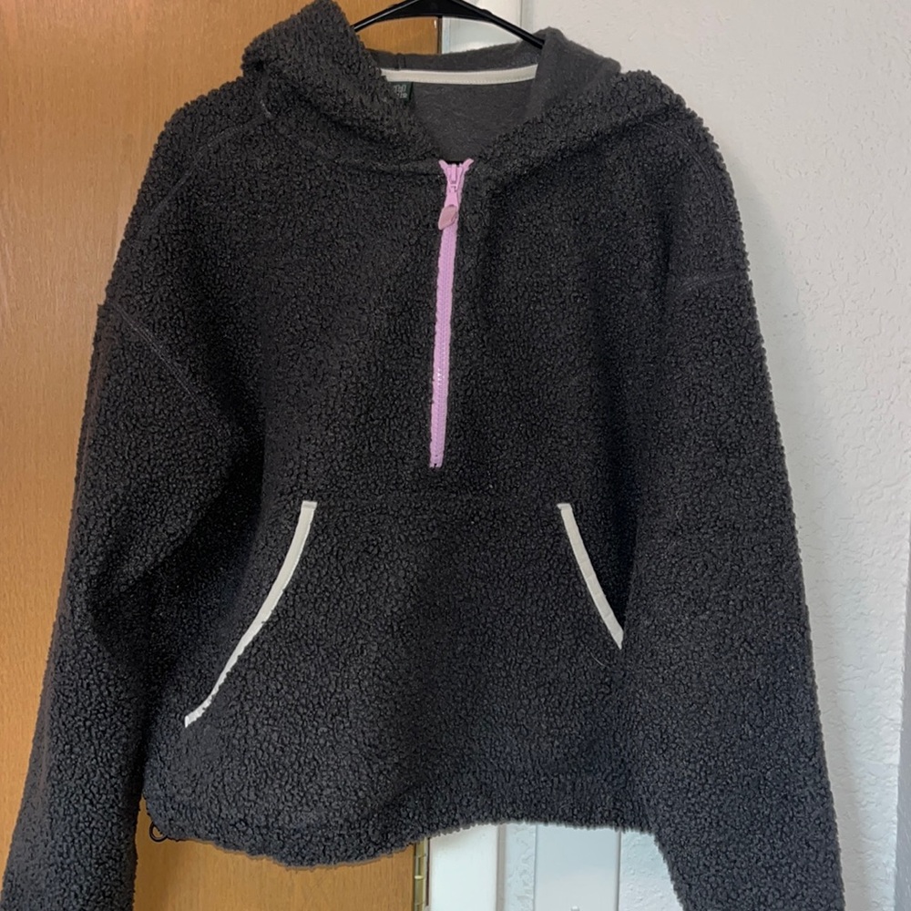 Wild Fable Grey Baggy Teddy 1/2 Zip. Women’s Medium